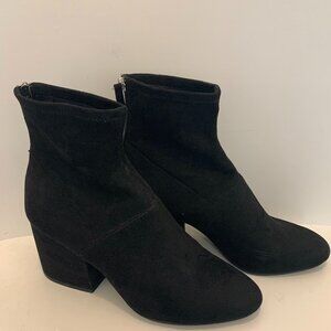 Steve Madden Black Suede Booties Sz. 9